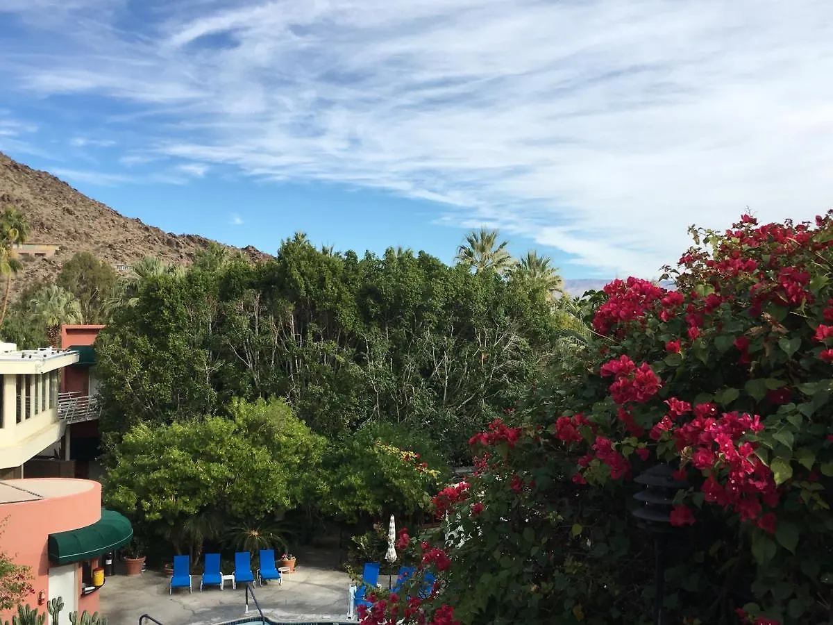 Getaways At Palm Springs Tennis Club
