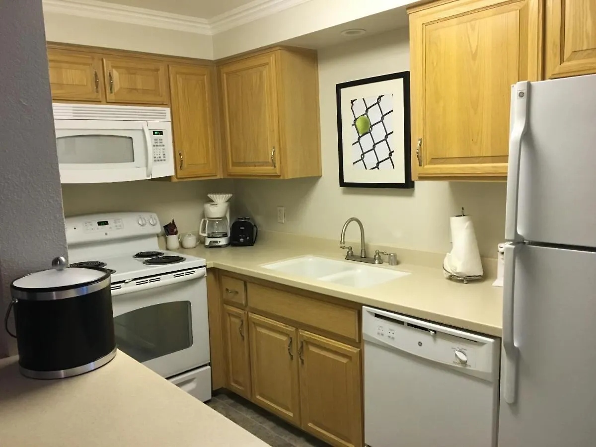 Getaways At Palm Springs Tennis Club Hotel