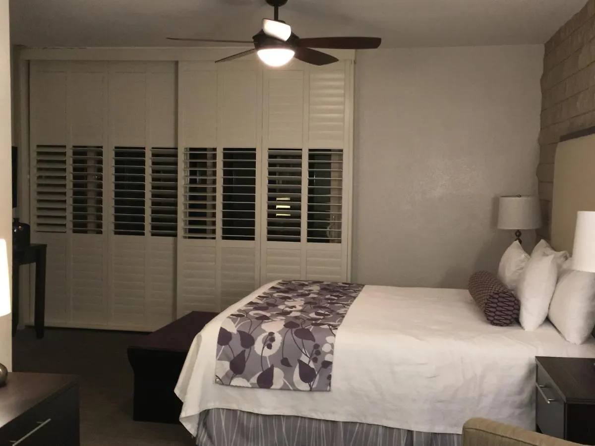 Getaways At Palm Springs Tennis Club Hotel