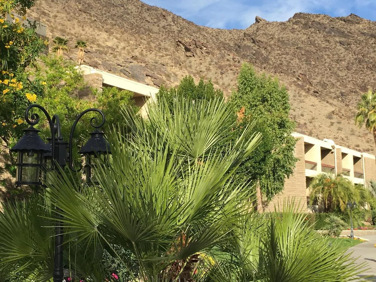 Getaways At Palm Springs Tennis Club 3*,