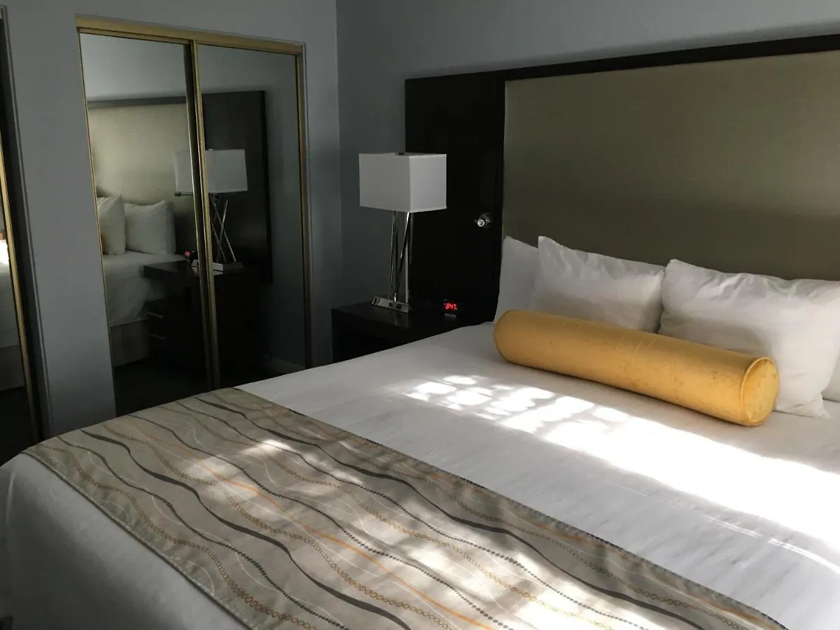 Getaways At Palm Springs Tennis Club